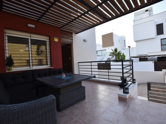 3 Bedroom 2 Bathroom Villa in Algorfa - Caza De Casa