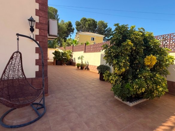 7 Bedroom 4 Bathroom Villa in Torrevieja - Caza De Casa