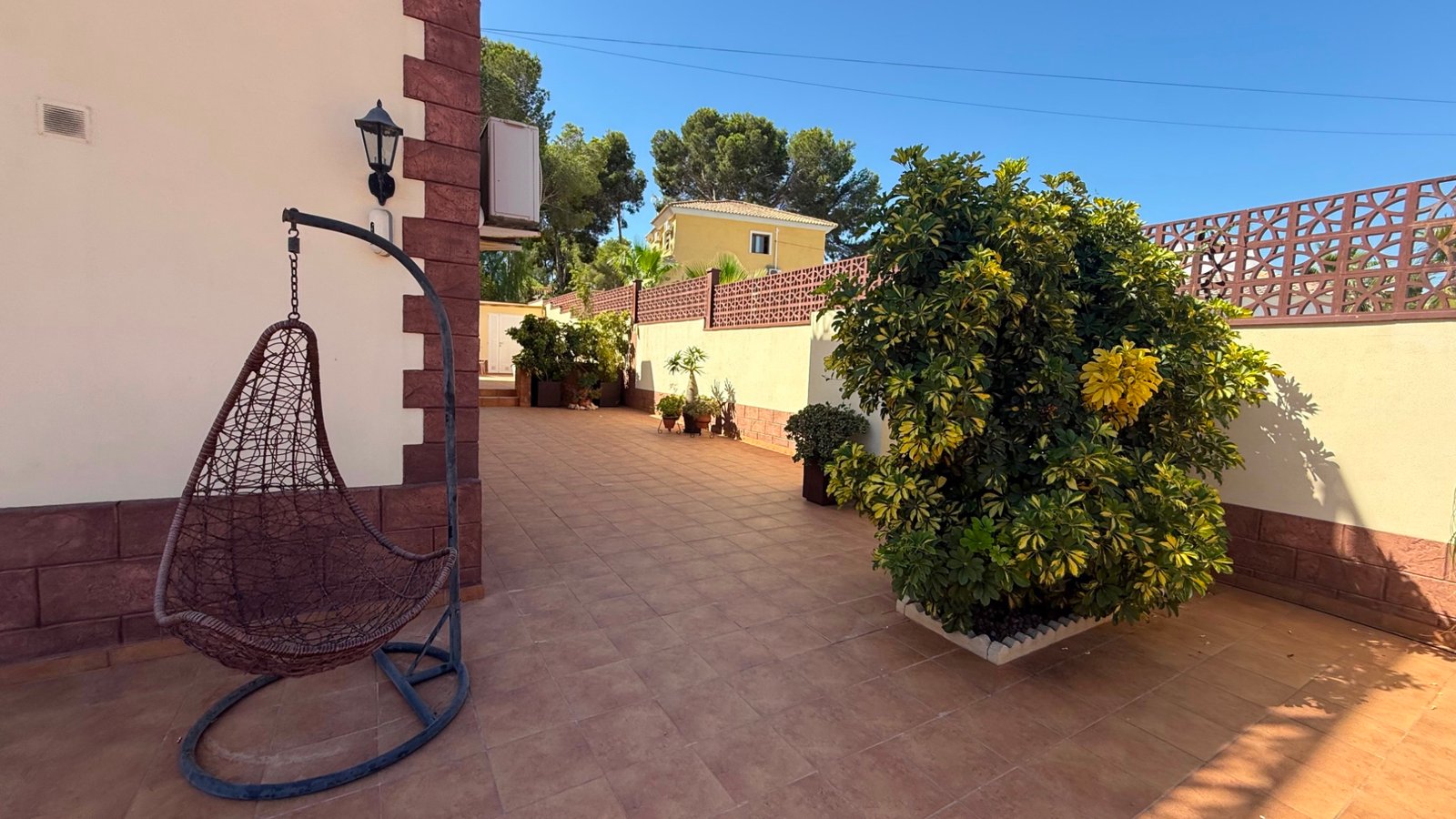 o_1jeu9hdln1ae41tou15v48f7vth44 7 Bedroom 4 Bathroom Villa in Torrevieja - Caza De Casa