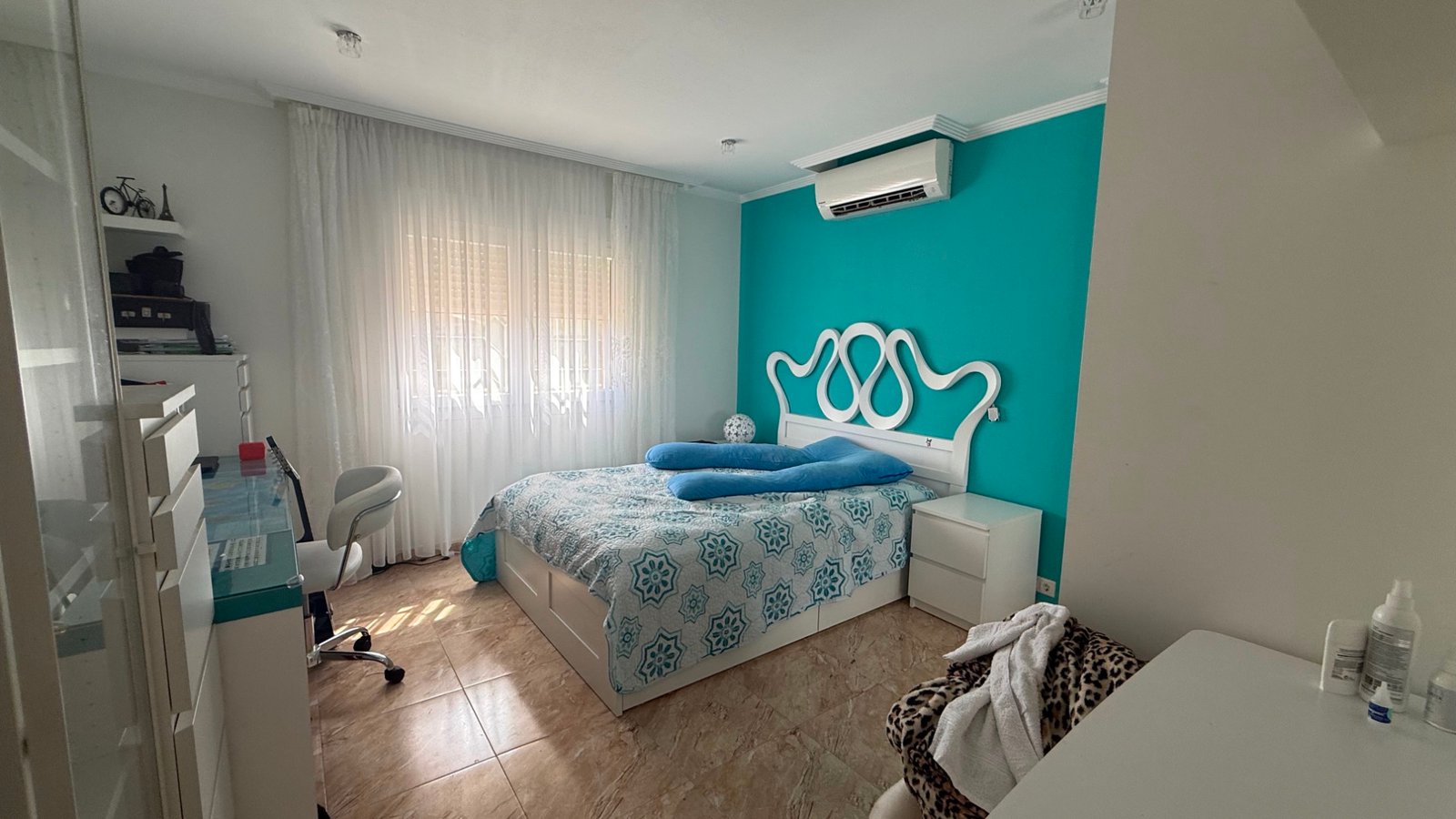 o_1jeu9hdln5ja1tat1bctqsq1cn44e 7 Bedroom 4 Bathroom Villa in Torrevieja - Caza De Casa
