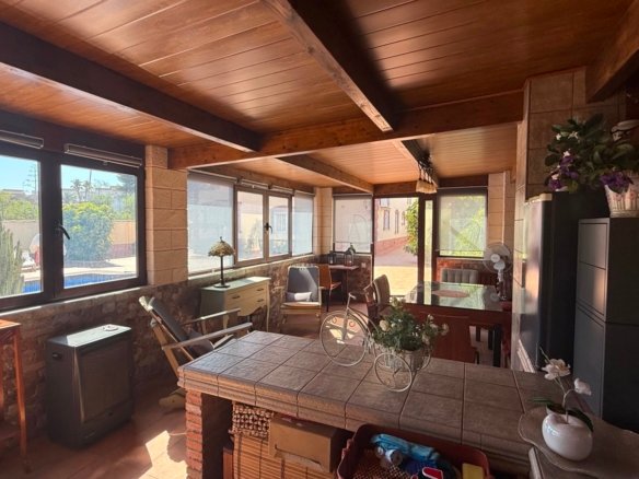 7 Bedroom 4 Bathroom Villa in Torrevieja - Caza De Casa