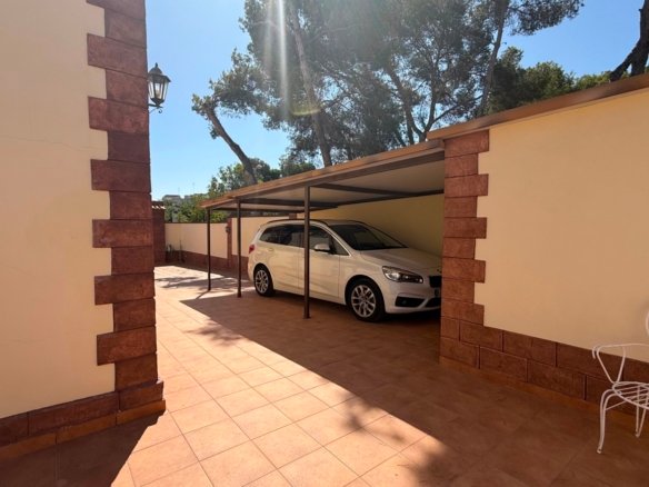 7 Bedroom 4 Bathroom Villa in Torrevieja - Caza De Casa