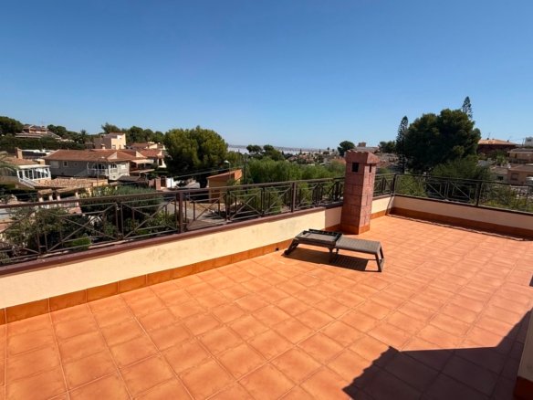 7 Bedroom 4 Bathroom Villa in Torrevieja - Caza De Casa