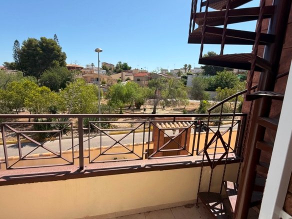 7 Bedroom 4 Bathroom Villa in Torrevieja - Caza De Casa