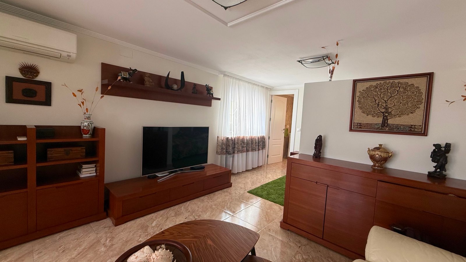 o_1jeu9hdlo1dr5bcp1b7i1ghaot14o 7 Bedroom 4 Bathroom Villa in Torrevieja - Caza De Casa