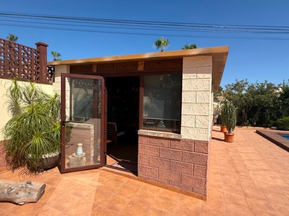 7 Bedroom 4 Bathroom Villa in Torrevieja - Caza De Casa