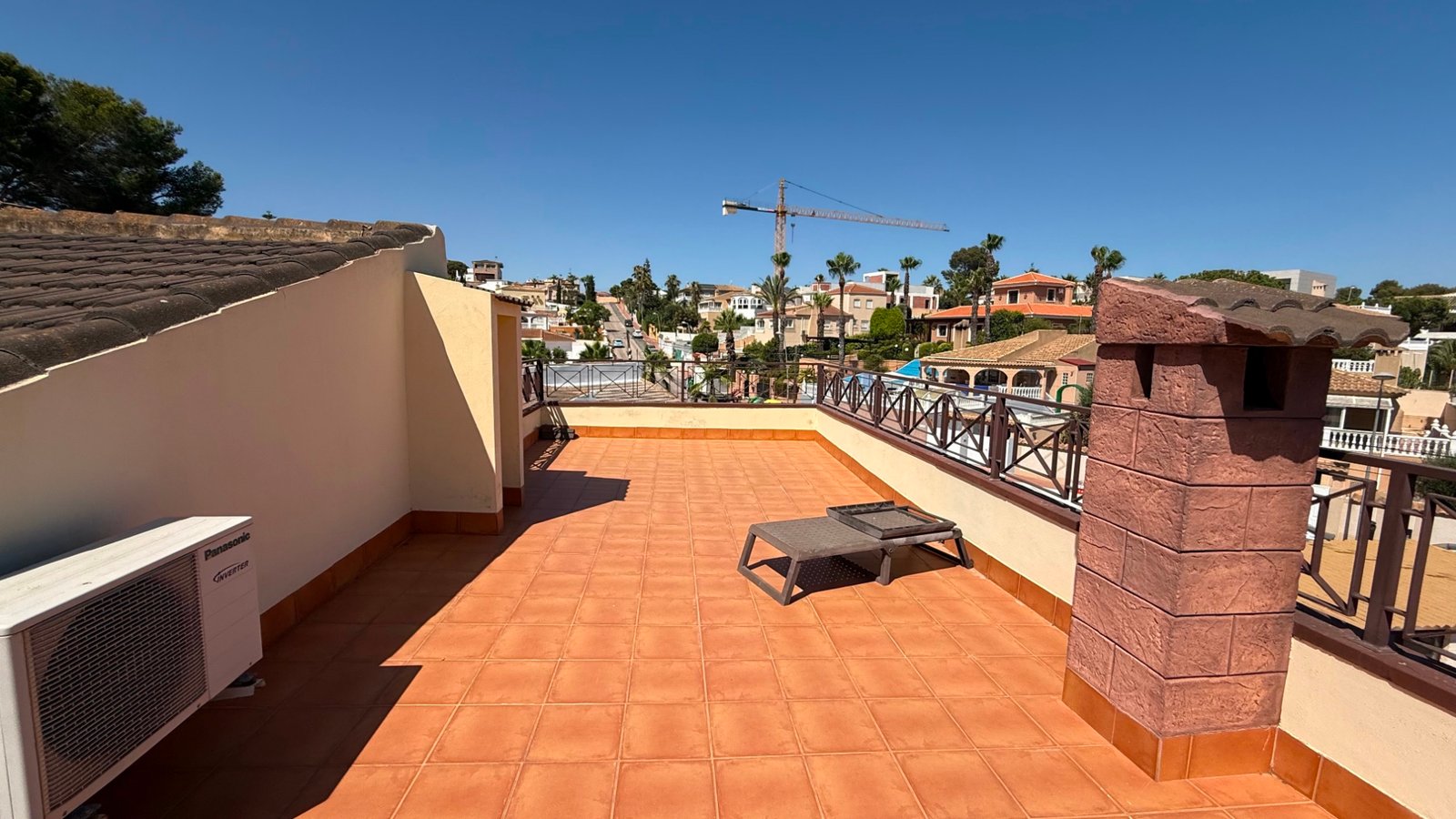 o_1jeu9hdlq1cn918ks19bt11o2165655 7 Bedroom 4 Bathroom Villa in Torrevieja - Caza De Casa