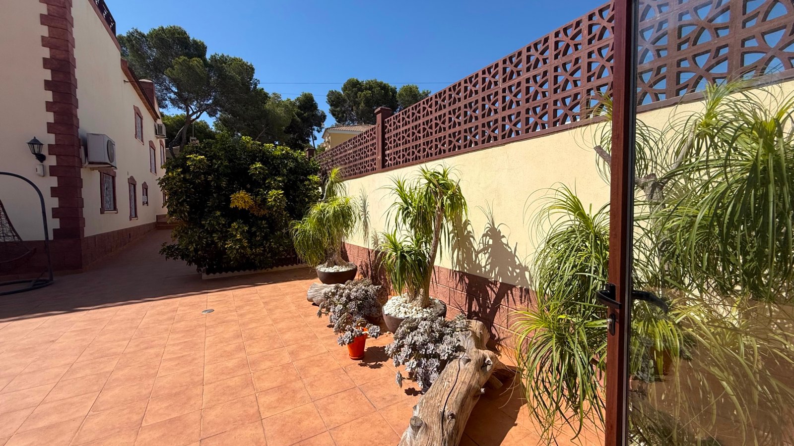 o_1jeu9hdlq1gm1dfu1jrt11v8b9g69 7 Bedroom 4 Bathroom Villa in Torrevieja - Caza De Casa