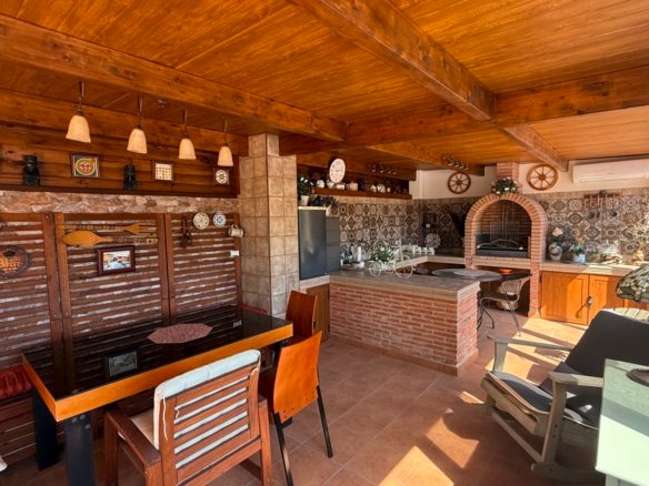 7 Bedroom 4 Bathroom Villa in Torrevieja - Caza De Casa
