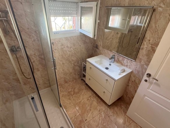 7 Bedroom 4 Bathroom Villa in Torrevieja - Caza De Casa