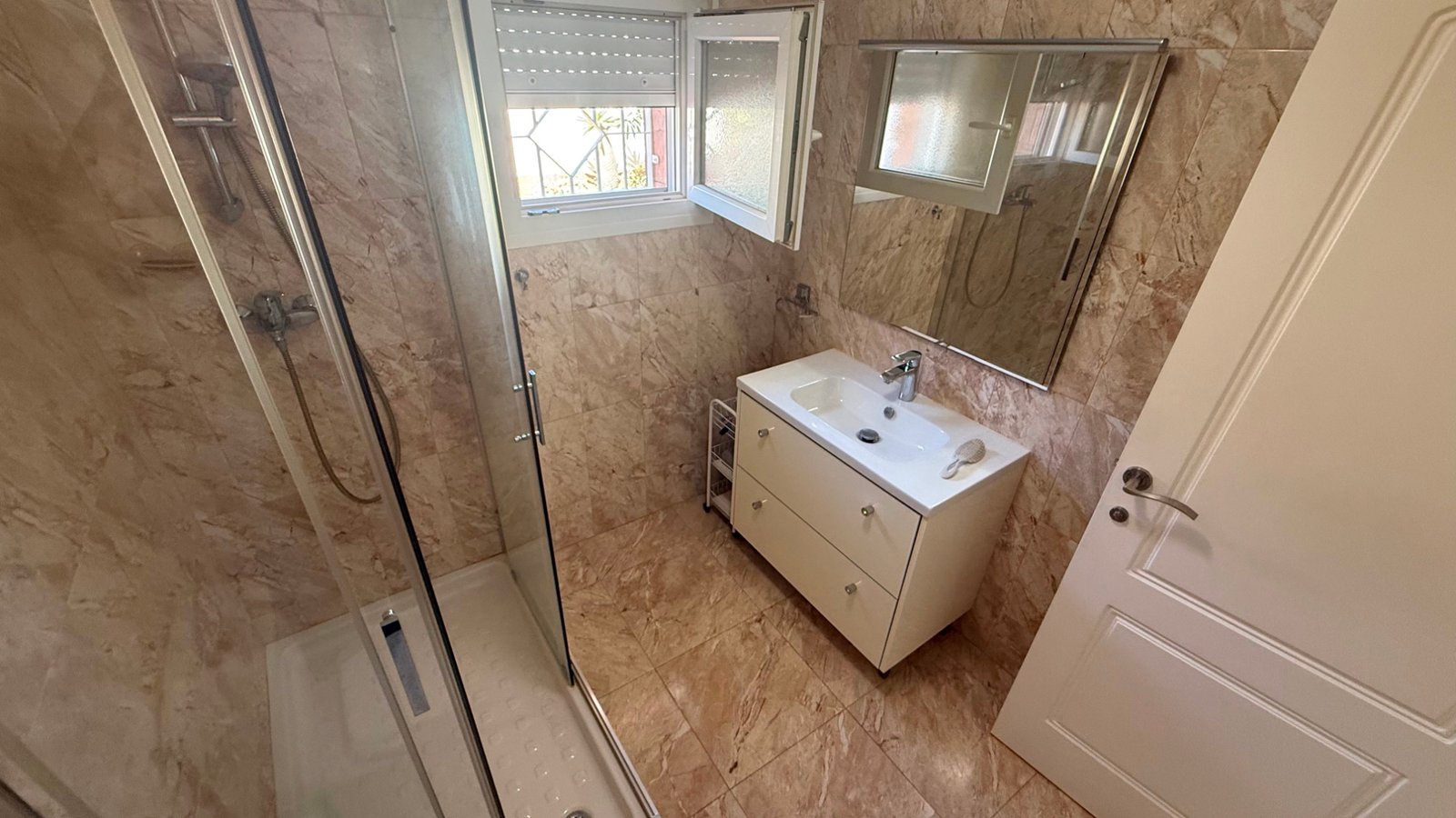 o_1jeu9hdlq84o7qvgr7626v852 7 Bedroom 4 Bathroom Villa in Torrevieja - Caza De Casa