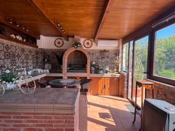 7 Bedroom 4 Bathroom Villa in Torrevieja - Caza De Casa