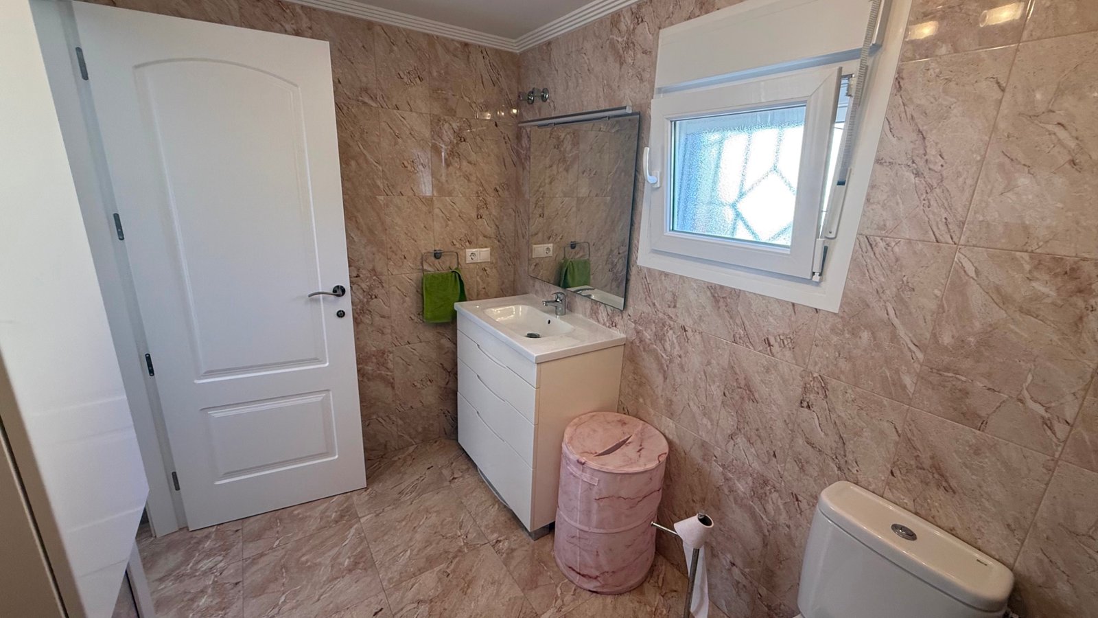 o_1jeu9hdlqu181rn2tl11qd3ptt51 7 Bedroom 4 Bathroom Villa in Torrevieja - Caza De Casa