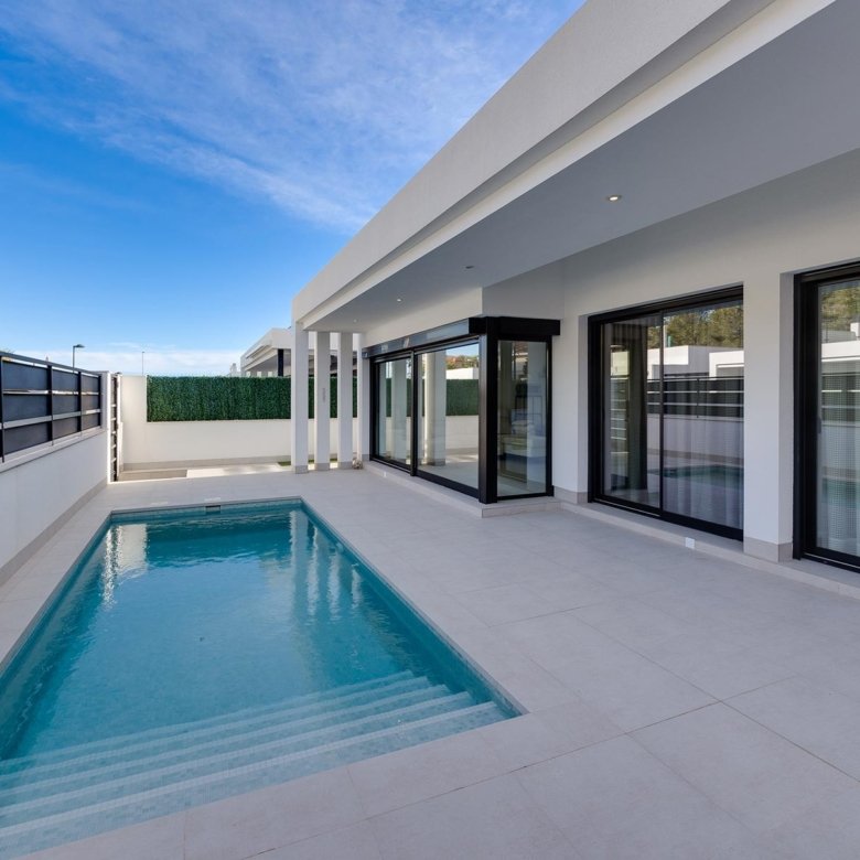 3 Bedroom 2 Bathroom Villa in Pinar de Campoverde - Caza De Casa