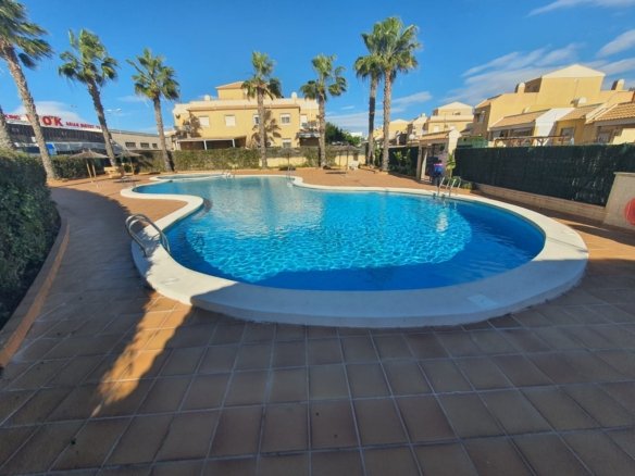 3 Bedroom 2 Bathroom Town House in Rojales - Caza De Casa