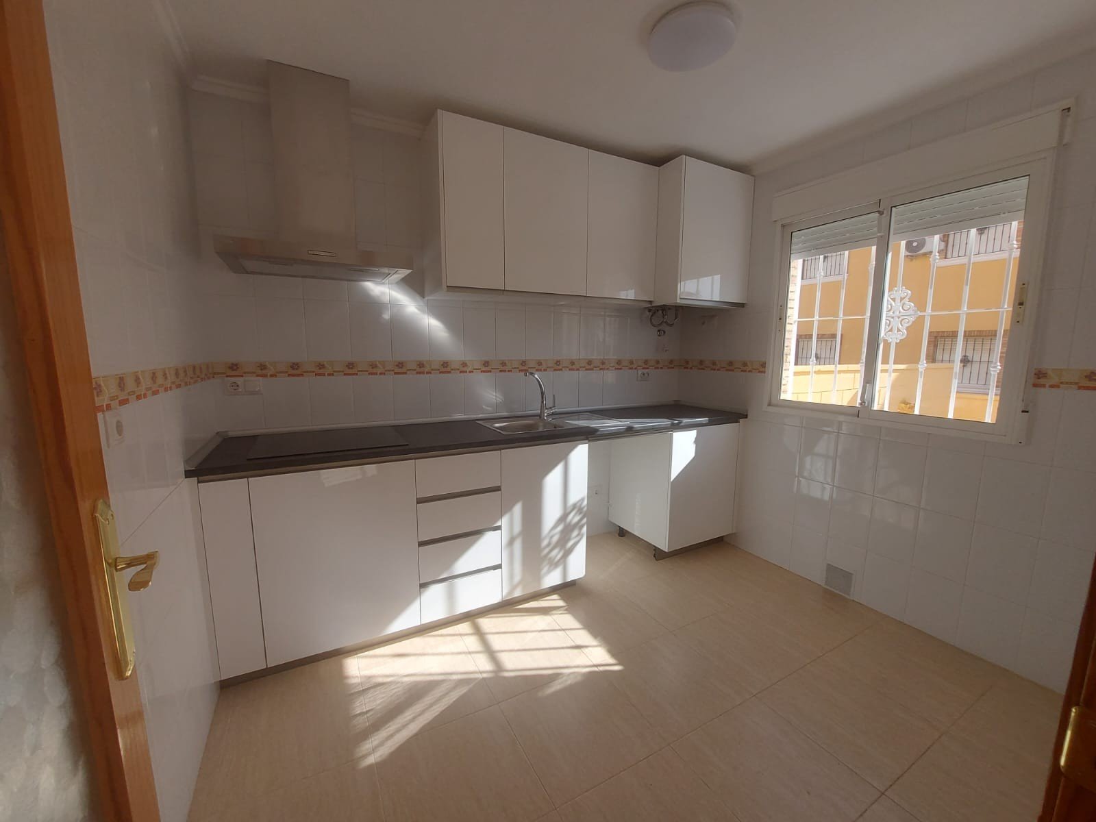 o_1jg7je53to0vt1n17sa1b8hh1r2k 3 Bedroom 2 Bathroom Town House in Rojales - Caza De Casa