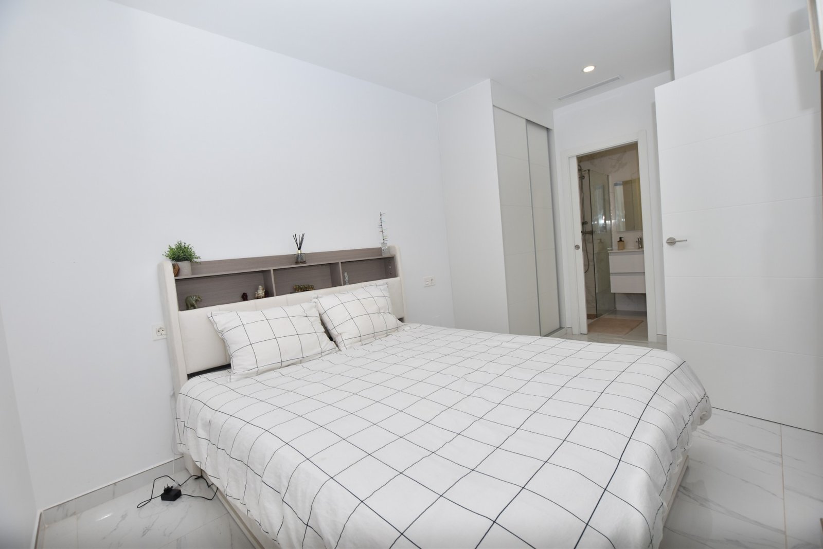 o_1jgf86lgt1d4jfnbkim1kt91qnm3i 3 Bedroom 3 Bathroom Villa in Los Montesinos - Caza De Casa