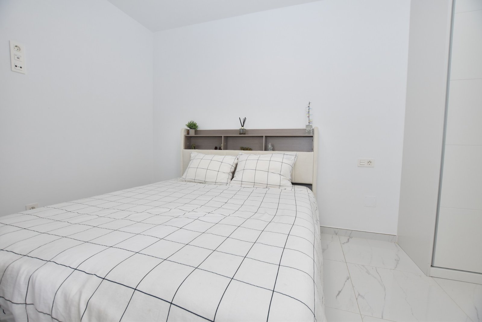 o_1jgf86lgt1kb15nc1s9i1ma61nhk3g 3 Bedroom 3 Bathroom Villa in Los Montesinos - Caza De Casa