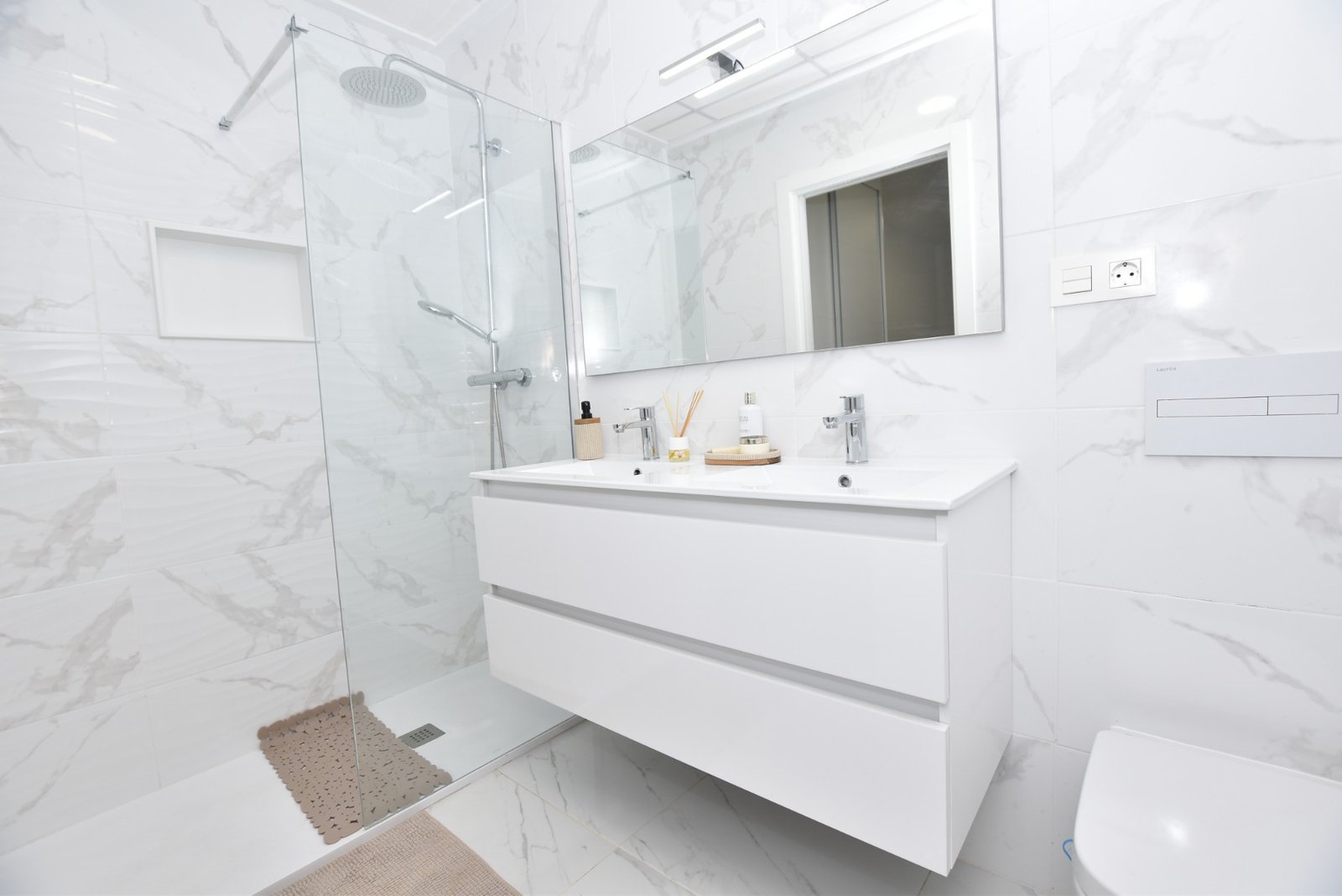 o_1jgf86lgt1kov1csj1qf4ees19gu3m 3 Bedroom 3 Bathroom Villa in Los Montesinos - Caza De Casa