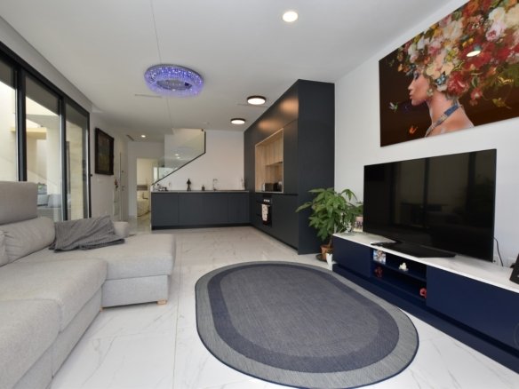 3 Bedroom 3 Bathroom Villa in Los Montesinos - Caza De Casa