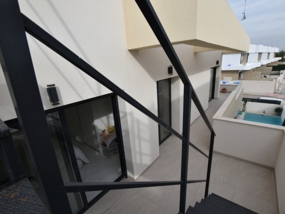 3 Bedroom 3 Bathroom Villa in Los Montesinos - Caza De Casa