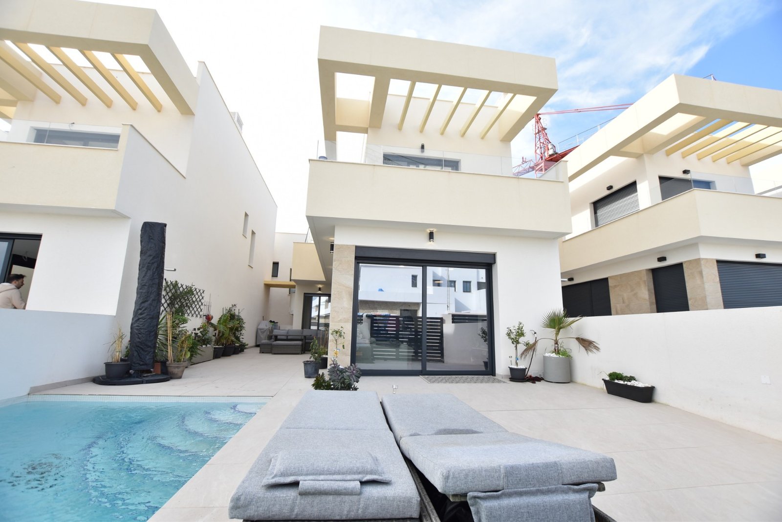 o_1jgf86lgu1fpkehjp6d11jslum58 3 Bedroom 3 Bathroom Villa in Los Montesinos - Caza De Casa