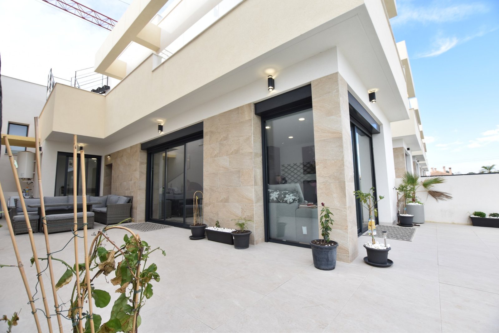 o_1jgf86lgu1kr91va41dqiu3bn3u4v 3 Bedroom 3 Bathroom Villa in Los Montesinos - Caza De Casa
