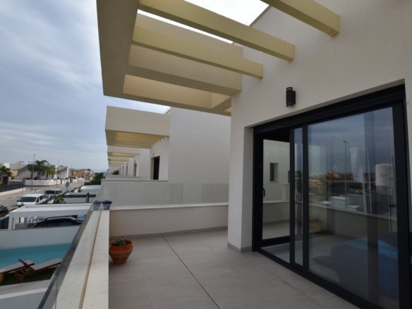 3 Bedroom 3 Bathroom Villa in Los Montesinos - Caza De Casa