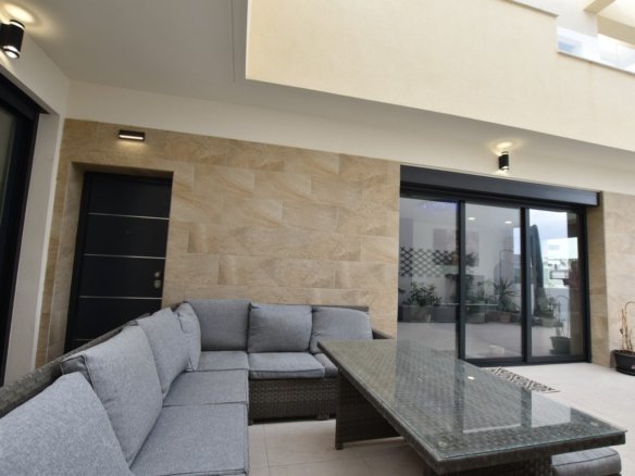 3 Bedroom 3 Bathroom Villa in Los Montesinos - Caza De Casa