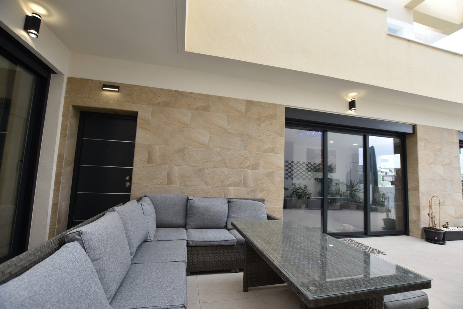o_1jgf86lgu1se2u3u1g931lgr1664t 3 Bedroom 3 Bathroom Villa in Los Montesinos - Caza De Casa