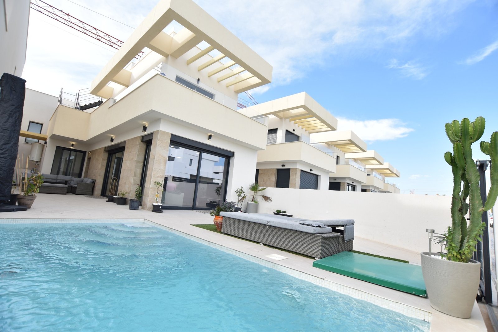 o_1jgf86lgudv81vdr10jv1l5b13e953 3 Bedroom 3 Bathroom Villa in Los Montesinos - Caza De Casa