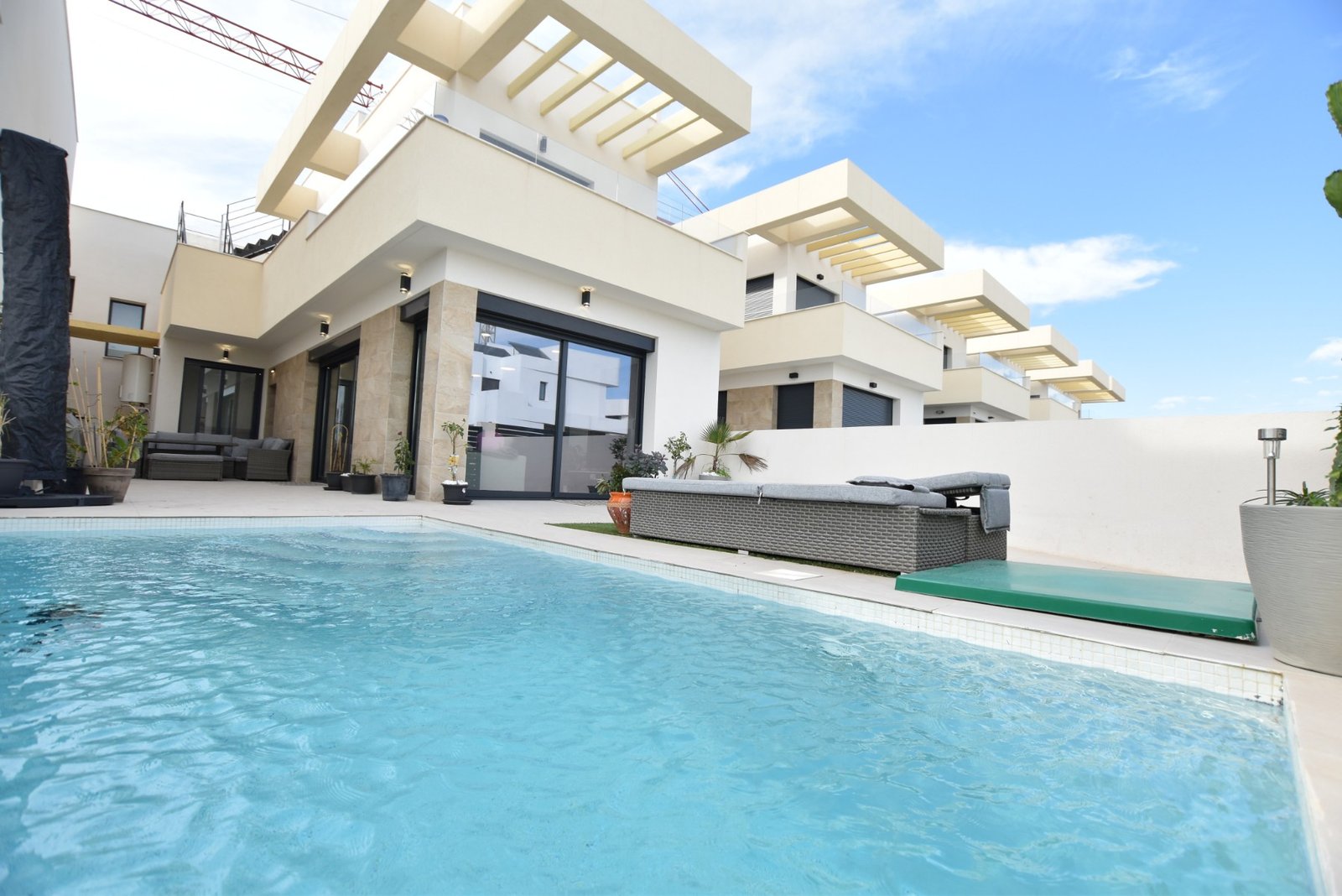 o_1jgf86lgufrn1vc71b8i1dm41tl554 3 Bedroom 3 Bathroom Villa in Los Montesinos - Caza De Casa