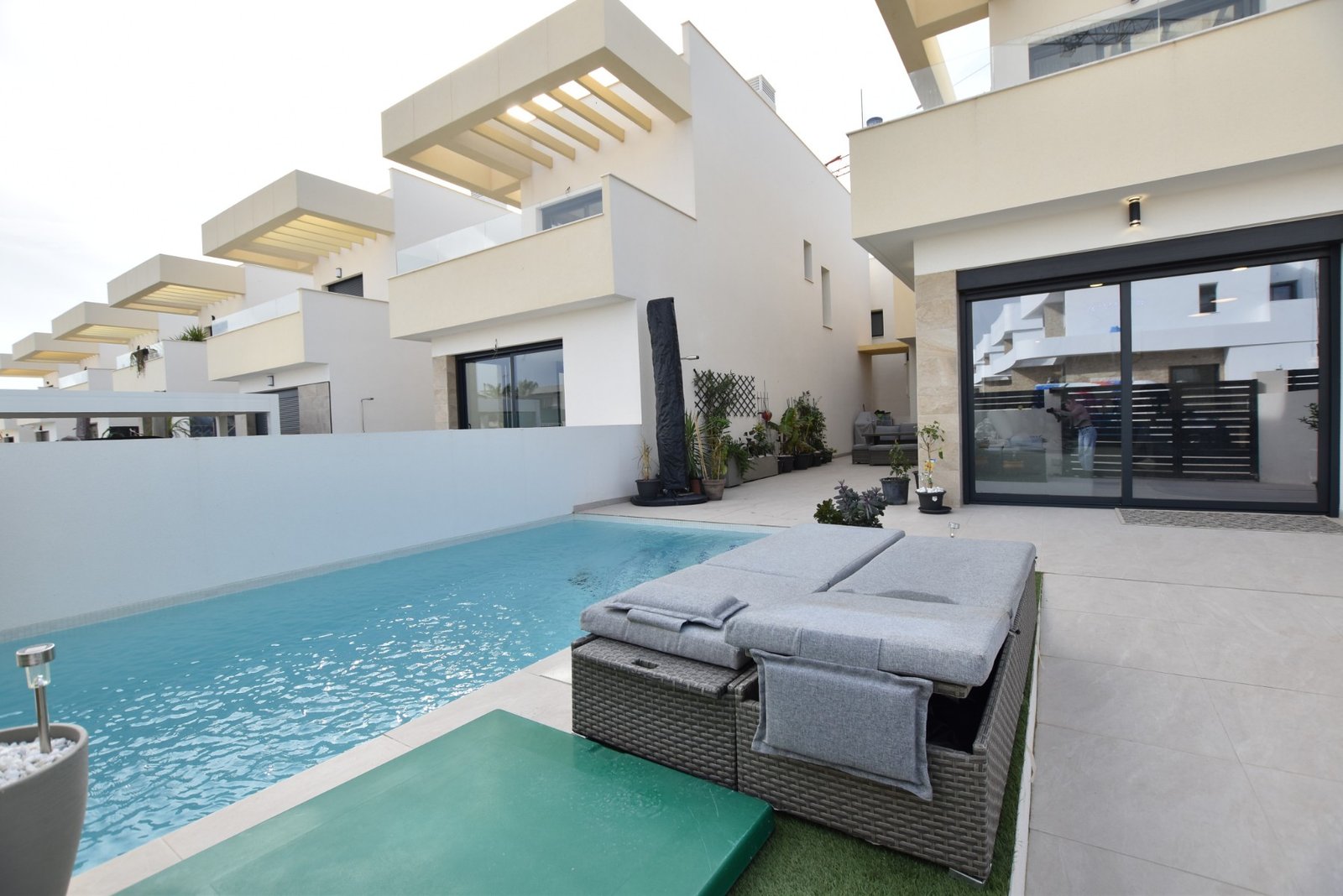o_1jgf86lgv18gi4acr5qg7i1spn5b 3 Bedroom 3 Bathroom Villa in Los Montesinos - Caza De Casa