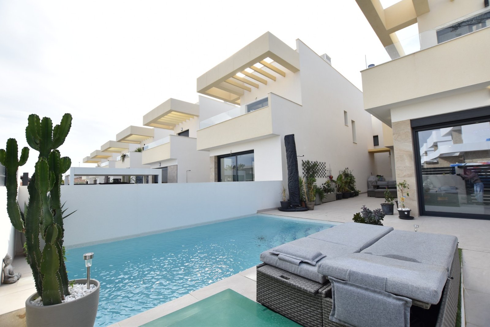 o_1jgf86lgvlde1g4p6n713714d5a 3 Bedroom 3 Bathroom Villa in Los Montesinos - Caza De Casa