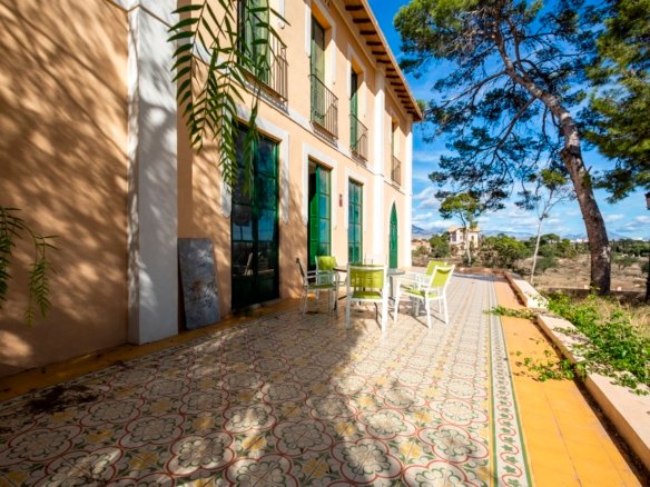7 Bedroom 3 Bathroom Villa in San Juan De Alicante - Caza De Casa