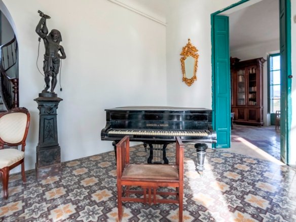 7 Bedroom 3 Bathroom Villa in San Juan De Alicante - Caza De Casa