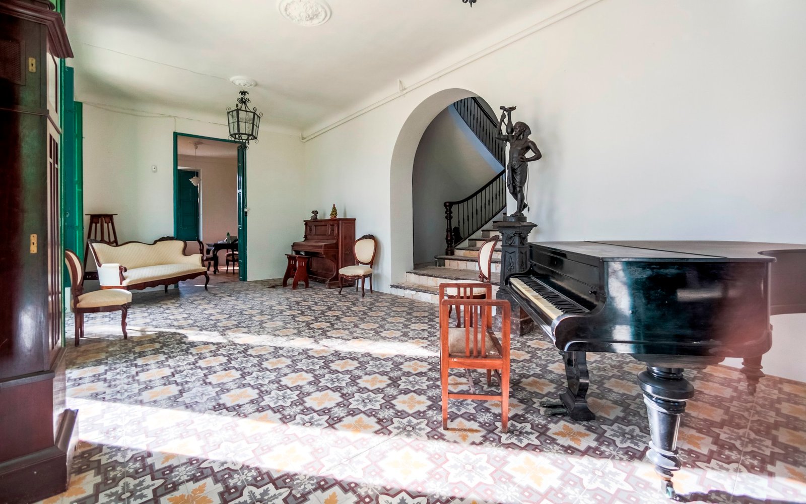 7 Bedroom 3 Bathroom Villa in San Juan De Alicante - Caza De Casa