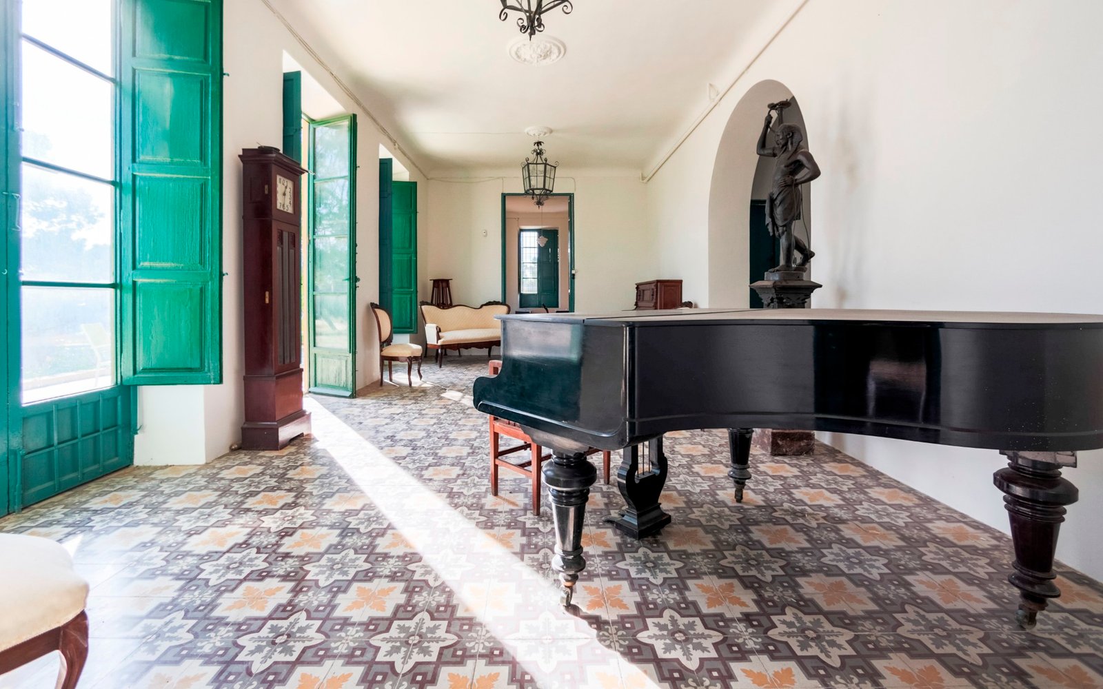 7 Bedroom 3 Bathroom Villa in San Juan De Alicante - Caza De Casa