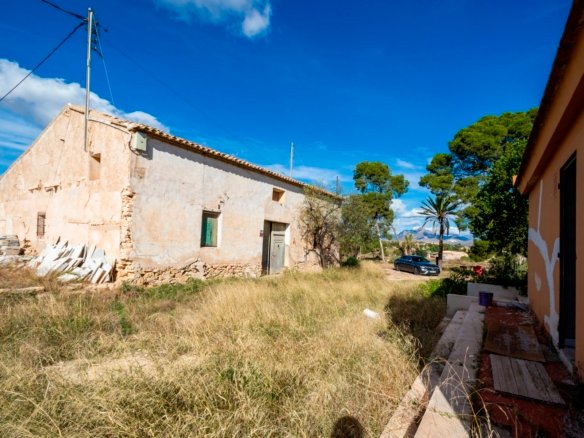 7 Bedroom 3 Bathroom Villa in San Juan De Alicante - Caza De Casa