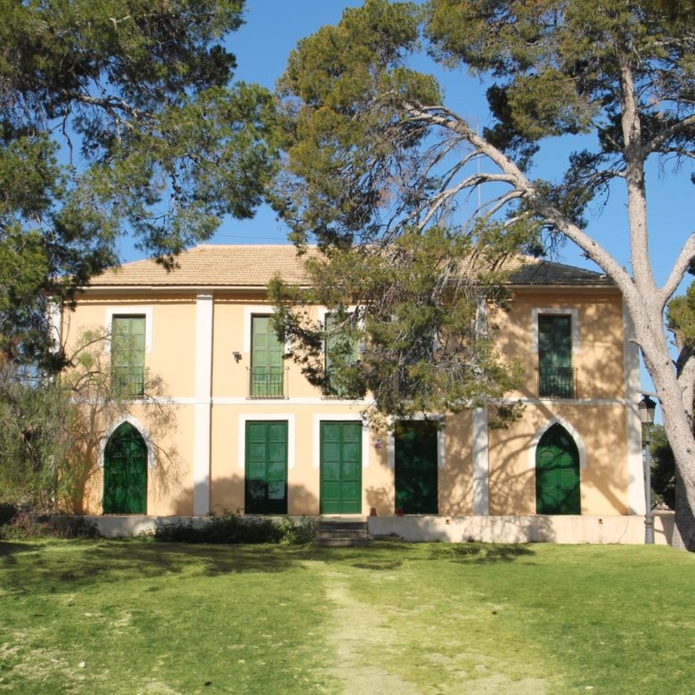 7 Bedroom 3 Bathroom Villa in San Juan De Alicante - Caza De Casa