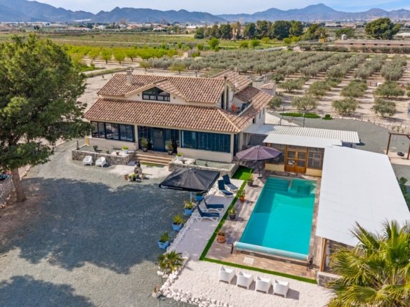 7 Bedroom 4 Bathroom Country House in El Esparragal - Caza De Casa