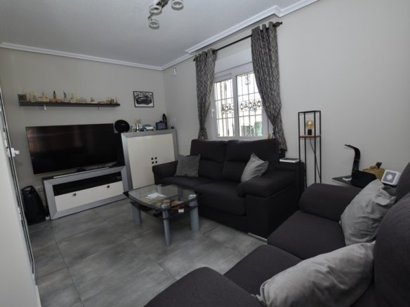 3 Bedroom 2 Bathroom Villa in Orihuela Costa - Caza De Casa