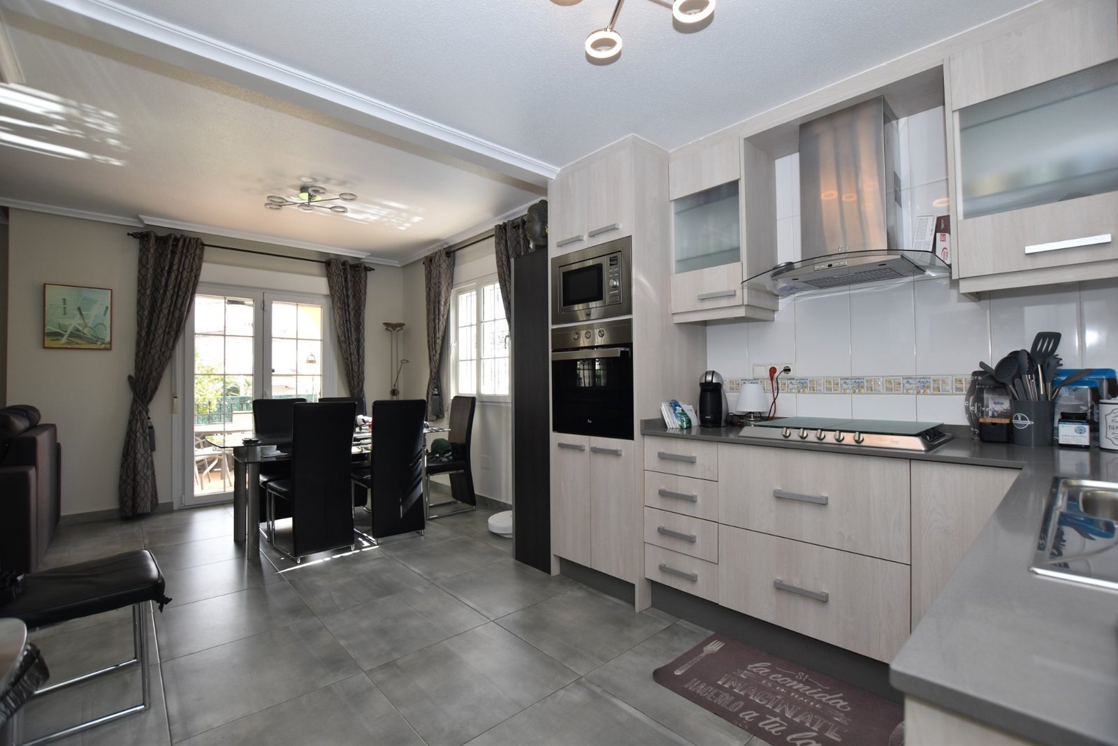 3 Bedroom 2 Bathroom Villa in Orihuela Costa - Caza De Casa