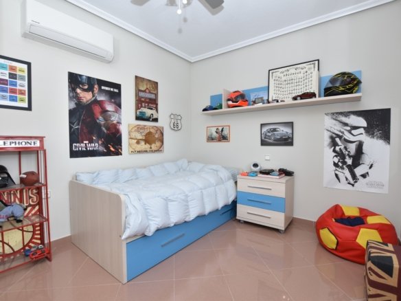 3 Bedroom 2 Bathroom Villa in Orihuela Costa - Caza De Casa