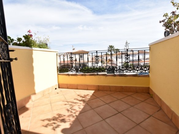 3 Bedroom 2 Bathroom Villa in Orihuela Costa - Caza De Casa