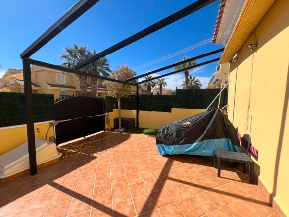 3 Bedroom 2 Bathroom Villa in Orihuela Costa - Caza De Casa