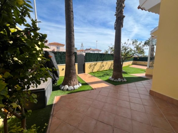 3 Bedroom 2 Bathroom Villa in Orihuela Costa - Caza De Casa