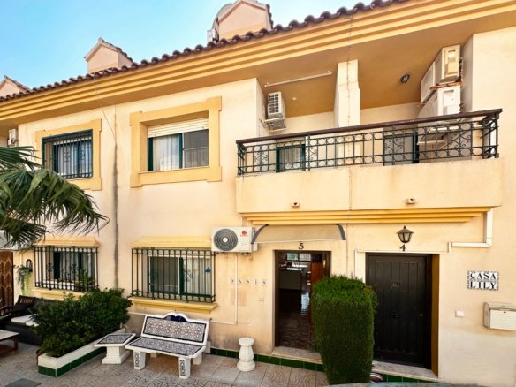 3 Bed 2 Bath Villa in Orihuela Costa - Caza De Casa