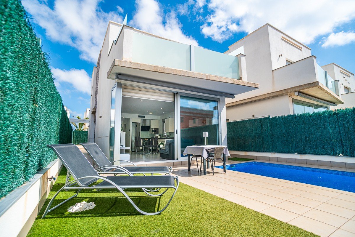 3 Bed 2 Bath Villa in San Pedro del Pinatar - Caza De Casa