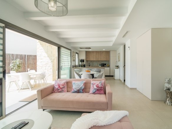 3 Bedroom 2 Bathroom Villa in Orihuela Costa - Caza De Casa